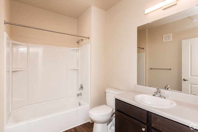 4BR, 2BA - 1433SF Bathroom - The Stella