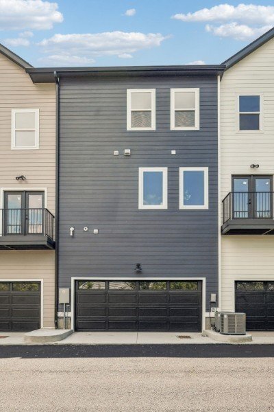 Foto del edificio - 6124 Robertson Ave