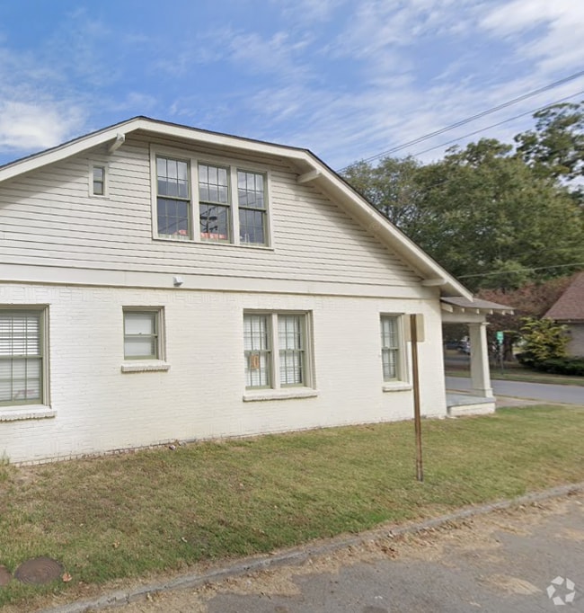 Building Photo - 801 Willow St