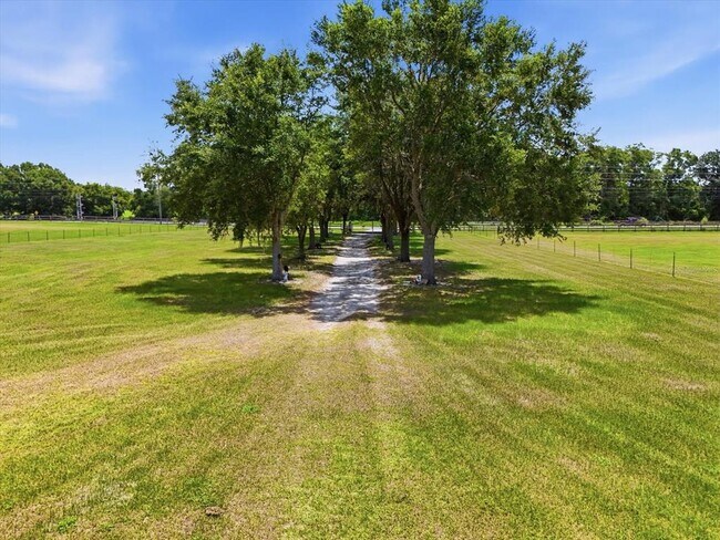 Foto del edificio - 11752 NE Jacksonville Rd
