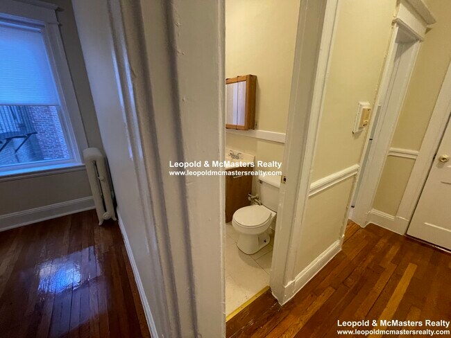 Building Photo - 64 Woodstock Ave