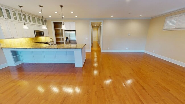 Building Photo - 244-248 B Ave