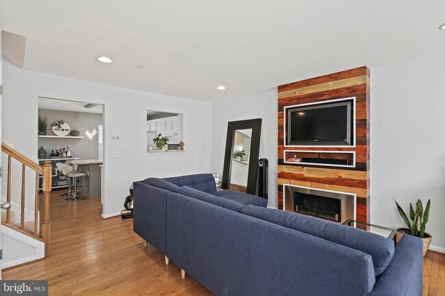 Foto del edificio - 567 Francis Nicholson Way