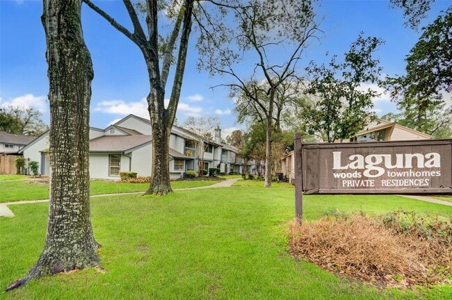 Building Photo - 5809 Village Forest Ct