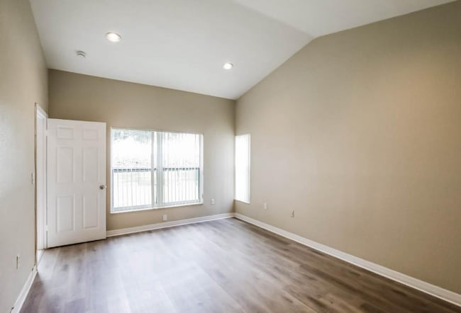 Building Photo - 211 NW 187th Ave