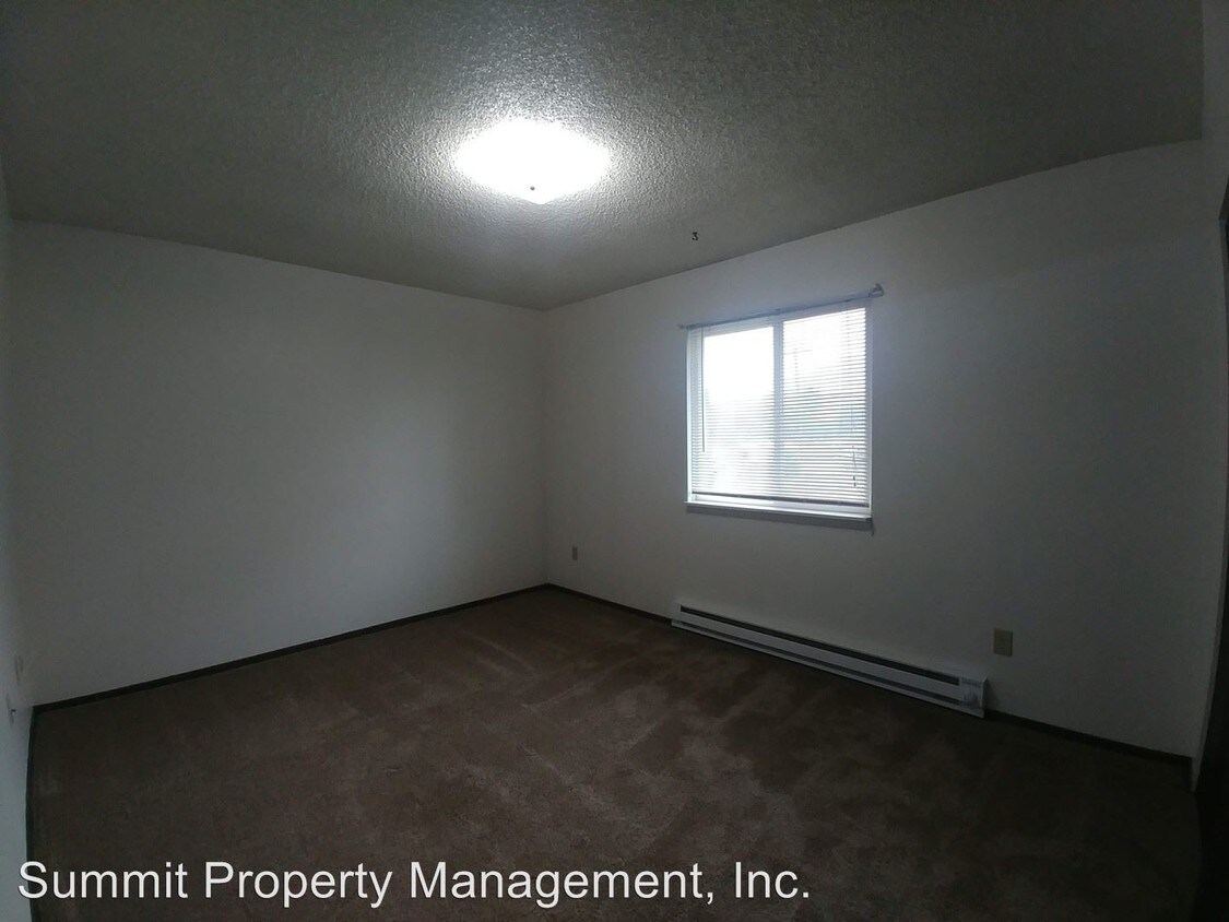 Building Photo - 2111 S 4th St W