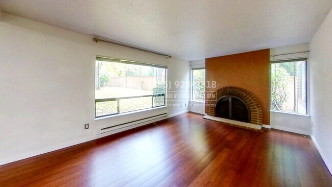 Foto del edificio - 709 143rd Ave NE