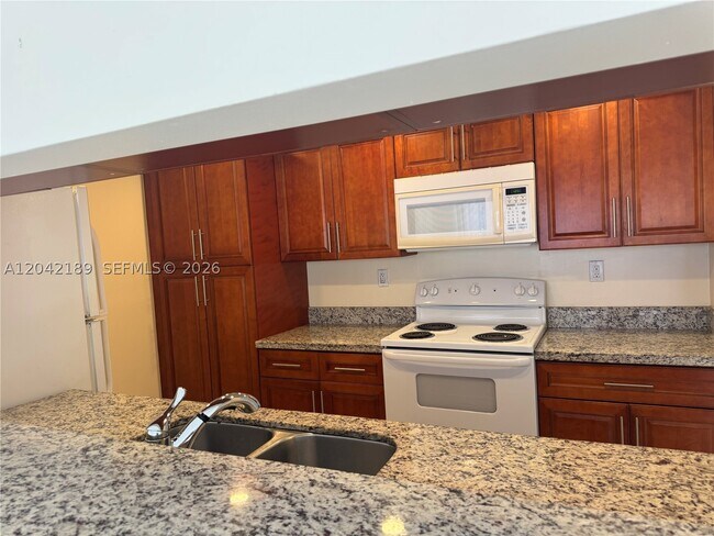 Foto del edificio - 2795 NE 164th St