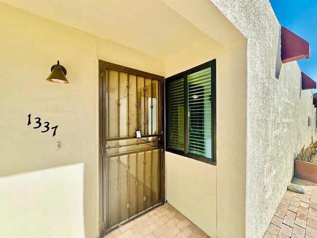 Foto del edificio - 1337 W Pennington St