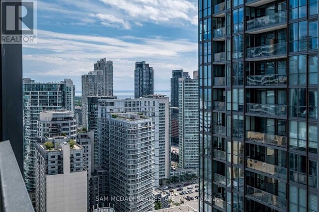 Building Photo - 115 Blue Jays Way