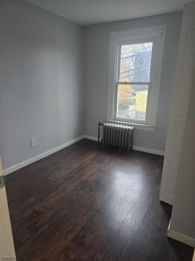 Building Photo - 459 Grove St