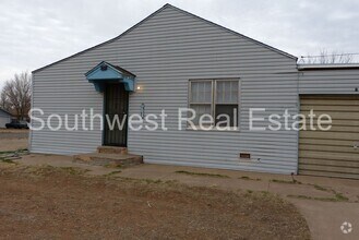 Building Photo - 901 Sheldon St
