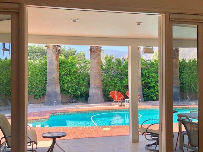 Foto del edificio - 663 E Chia Rd