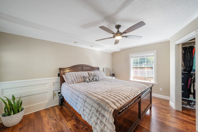 Building Photo - 1042 Madison Ave