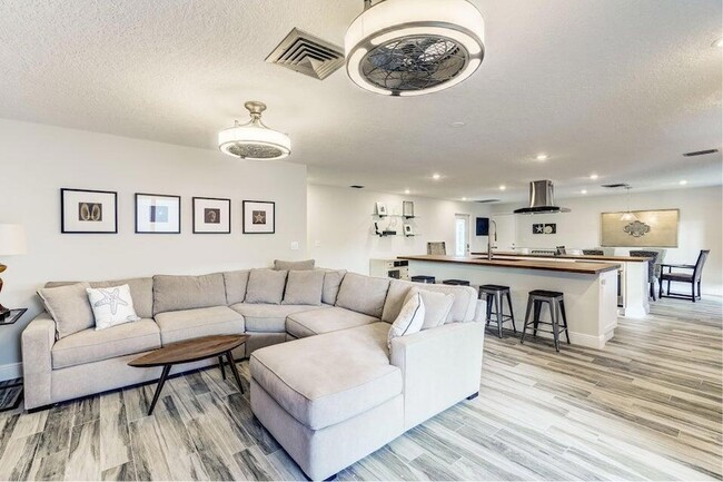 Photo - 2594 Marcinski Rd House