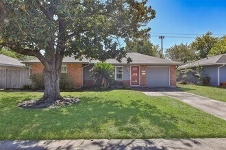 Building Photo - 4613 Libbey Dr