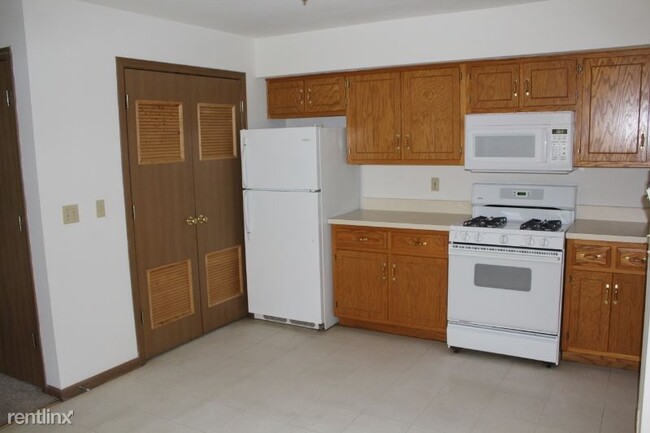Foto del edificio - 2 br, 2 bath Apartment - 871 Regent Dr
