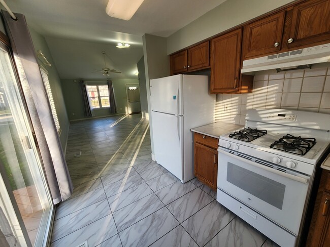 Building Photo - 13862 Isle Royal Cir