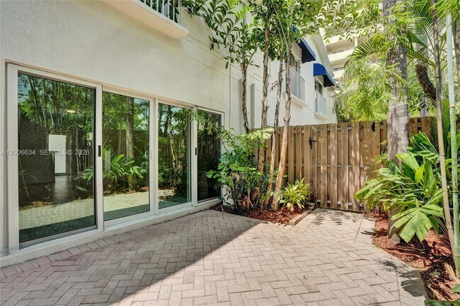 Foto del edificio - 835 NE 19th Ave