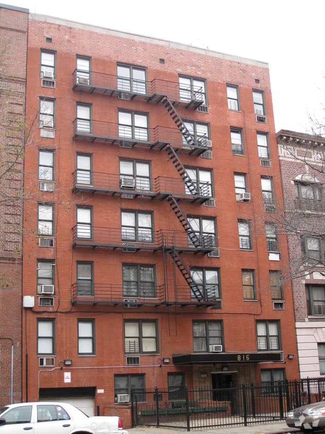 Primary Photo - 816 Ocean Ave