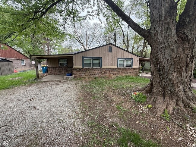 Foto del edificio - 10633 Central Ave