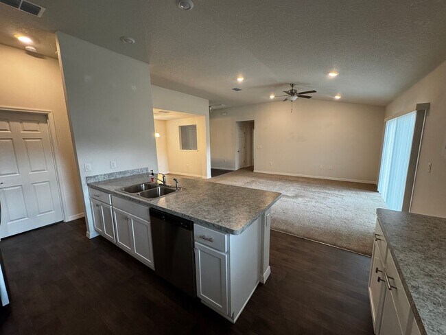 Foto del edificio - Modern 2023 Construction in Marion Oaks – 3BR/2BA with 2-Car Garage