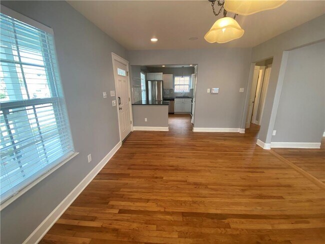 Building Photo - 5513 Avenue F