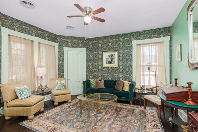 Building Photo - 19 Palmer St