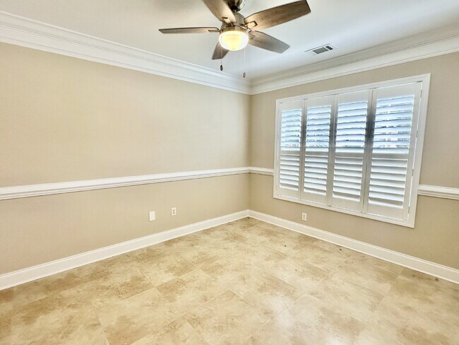 Building Photo - Charming Two Bedroom Home in Pinecrest!