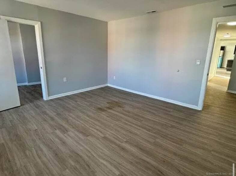 Building Photo - 455 E Main St