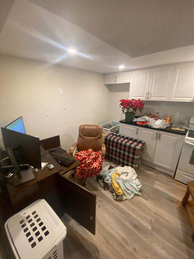 Building Photo - 116 Dorcot Ave