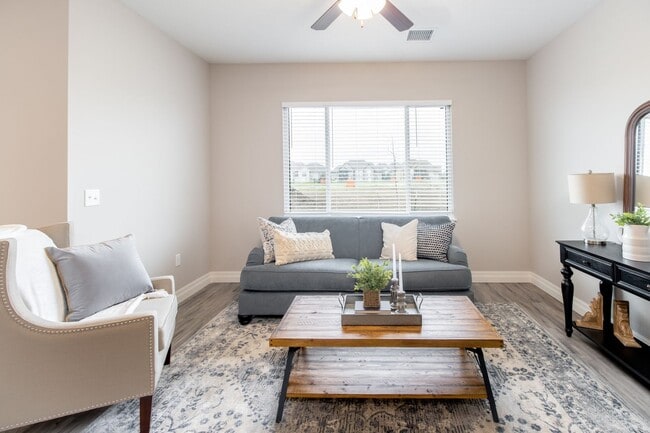 Building Photo - Beautiful Villa in 55+ Independent Living Community