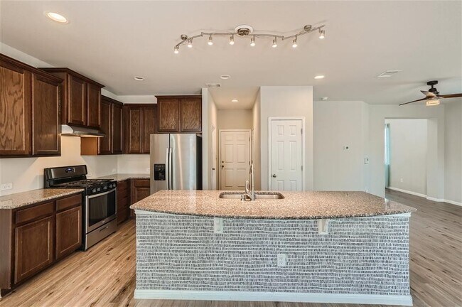 Building Photo - 501 Cinnamon Teal Ln