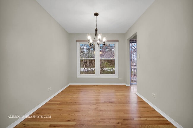 Building Photo - 1105 Greensfield Dr