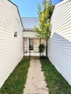 Primary Photo - 106 Westchester St