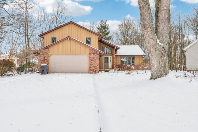 Building Photo - 6235 Sunnywood Dr