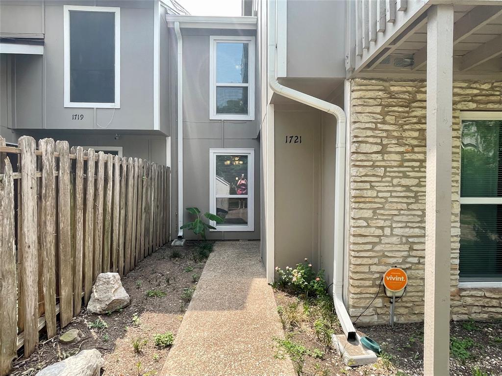 Primary Photo - 1721 Timber Ridge Dr