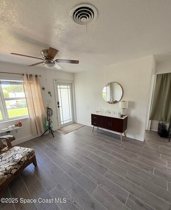 Foto del edificio - 1185 King St