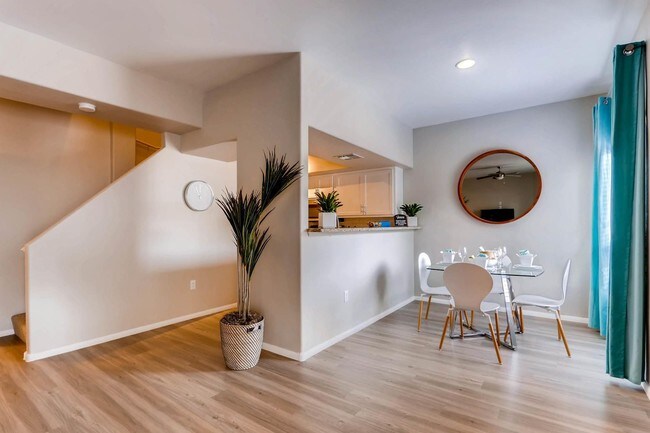 Apartamentos Verano Townhomes — foto de la comunidad - Verano Townhomes