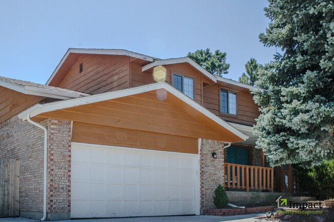 Building Photo - 8586 E Lakeview Dr