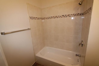 Building Photo - 4030 S Cottage Grove Ave
