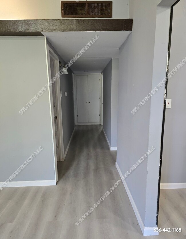 Foto del edificio - 2910 Holiday Hill Dr