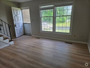 Building Photo - 1244 Colonial Dr