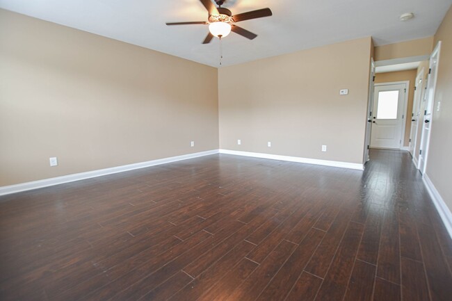 Building Photo - 1800 Beckett Dr