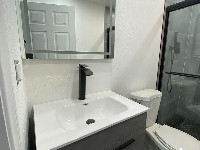 Foto del edificio - 2900 E Hullett St