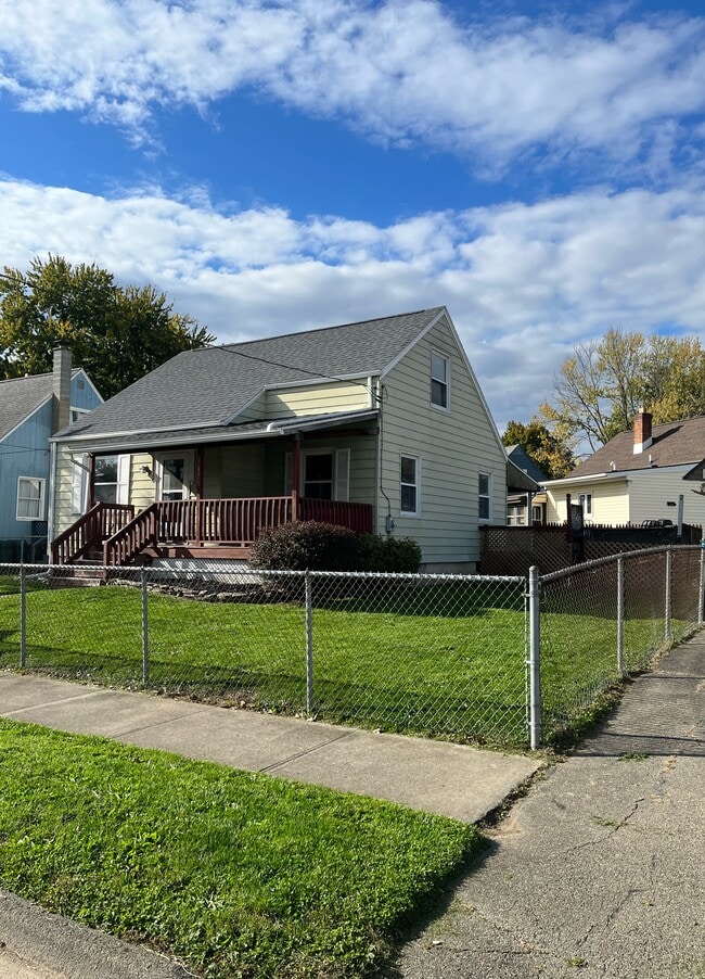 Building Photo - 517 Harcourt Dr