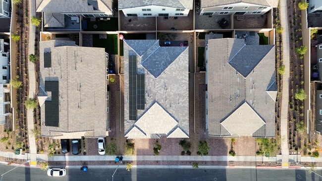 Building Photo - 770 Aurora Vale Pl