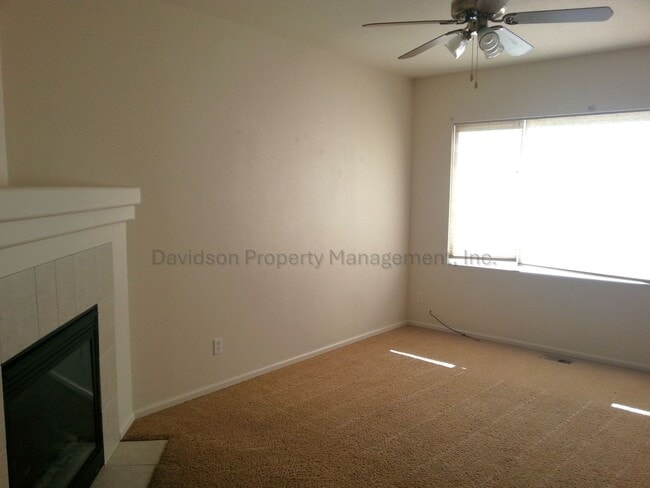 Building Photo - Great 3-Bedroom Townhouse in Southeast Colorado Springs
