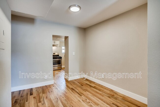 Building Photo - 1723 E 35th Ave