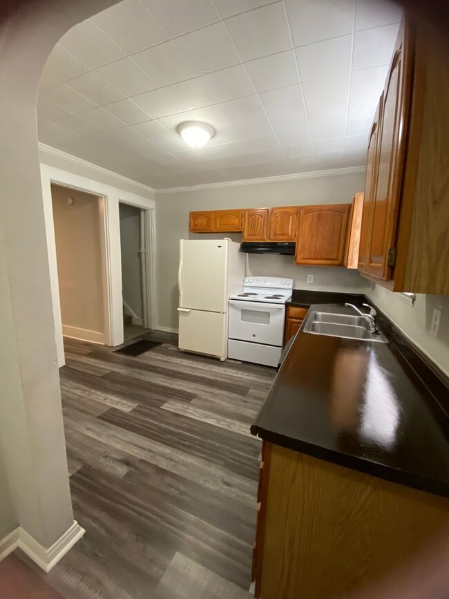 Building Photo - Pet Friendly 2 Story Single Family Home
